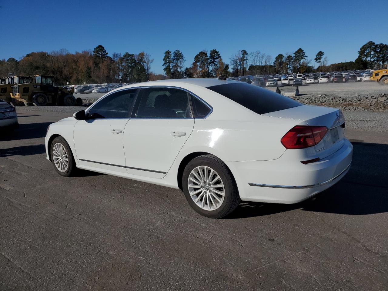 VOLKSWAGEN PASSAT SE