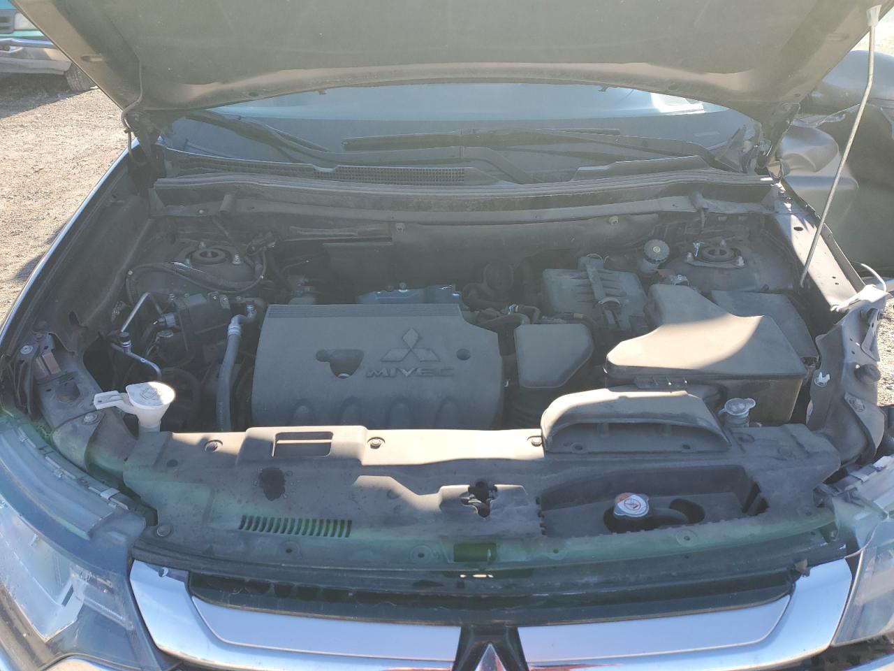 MITSUBISHI OUTLANDER SE