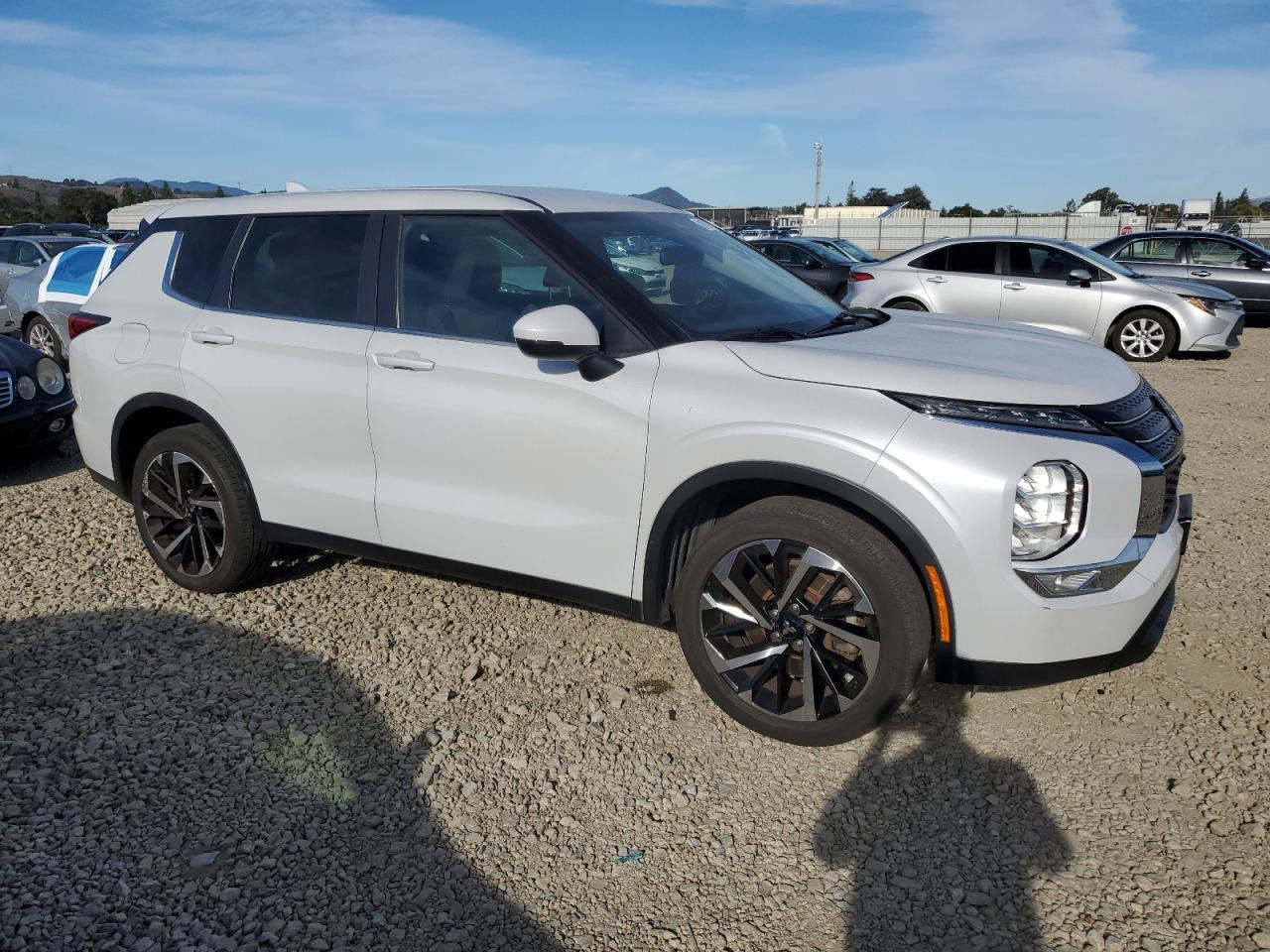 MITSUBISHI OUTLANDER ES