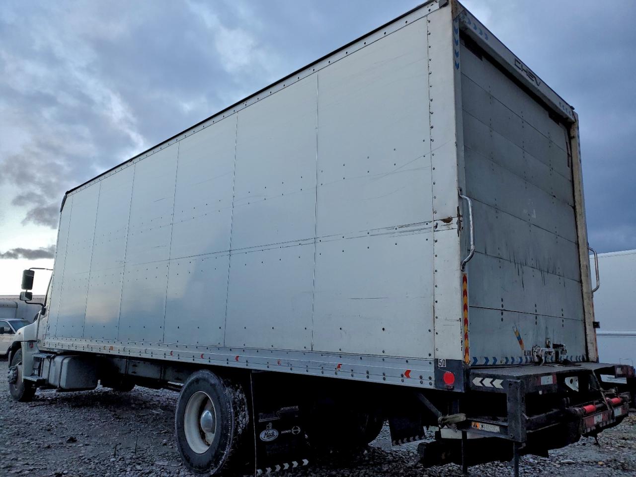 Lot #3297951801 2015 HINO 258/268