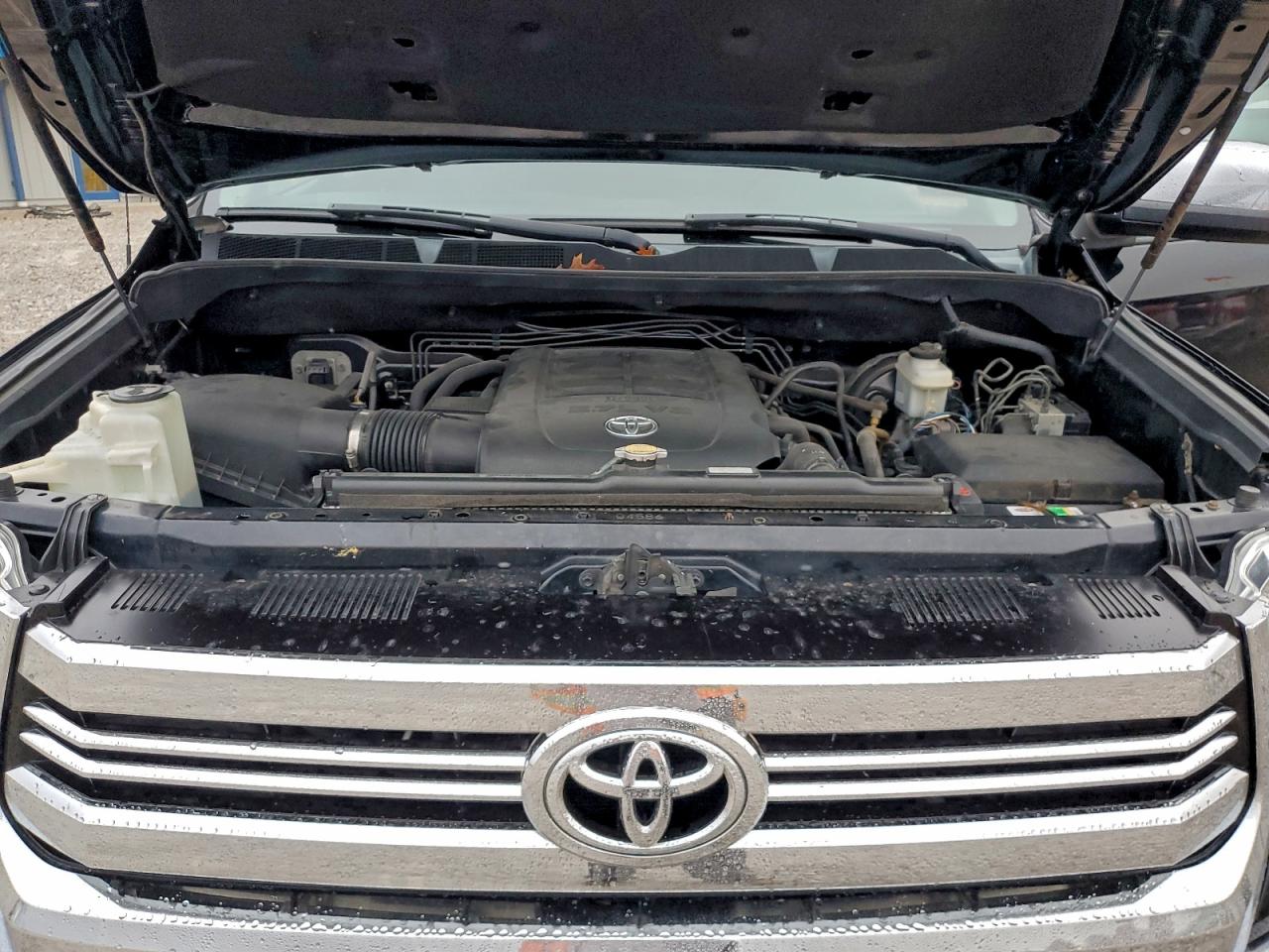 TOYOTA TUNDRA CREWMAX LIMITED