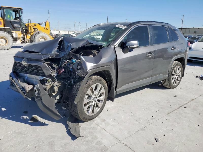 2020 TOYOTA RAV4 XLE P #3316109257