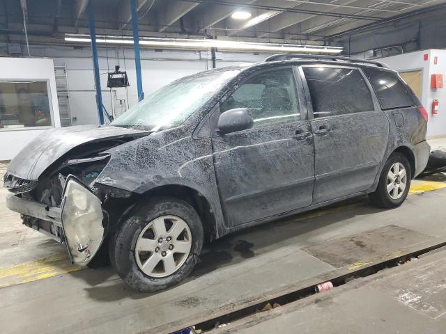 TOYOTA SIENNA CE