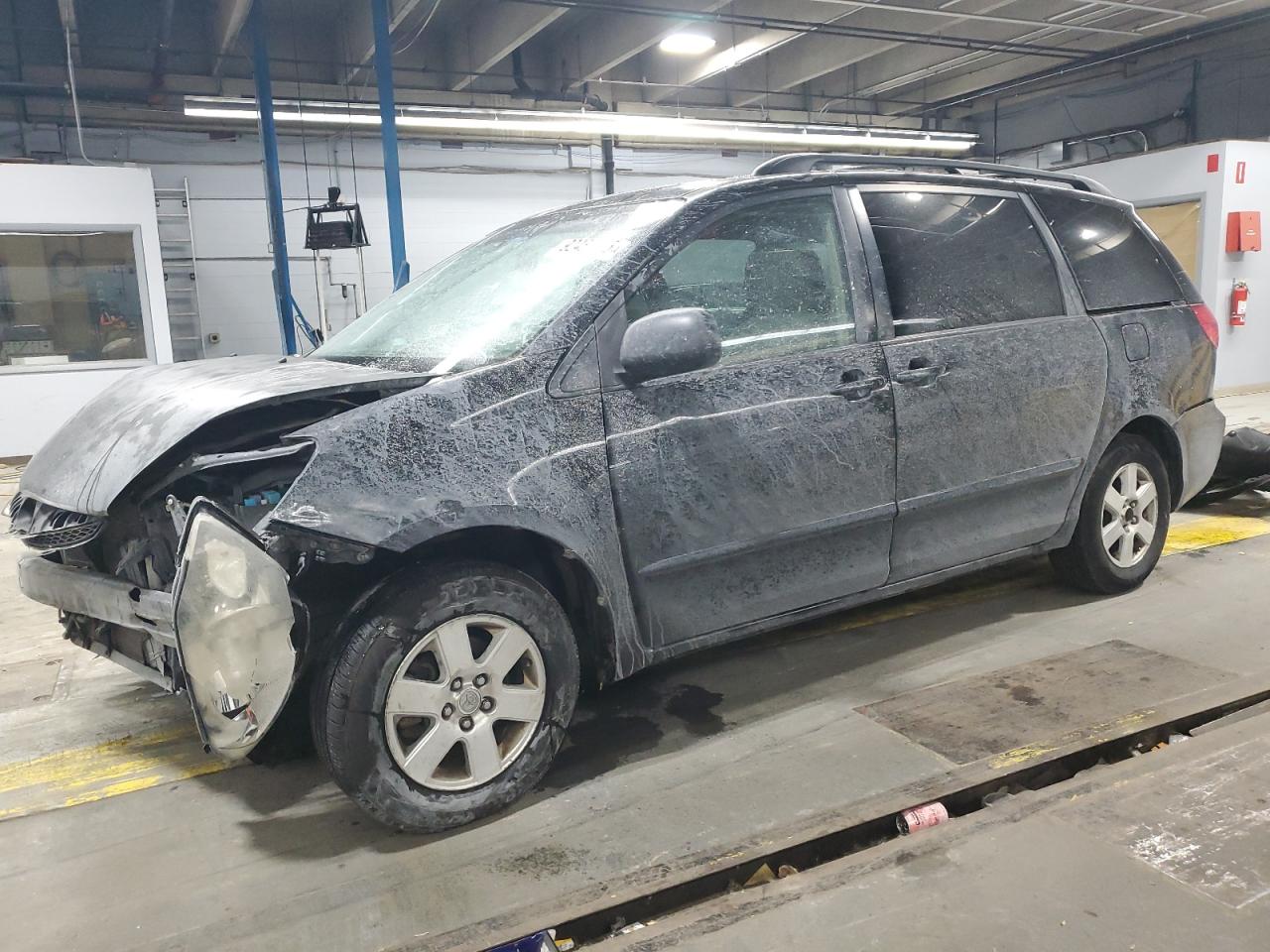 Lot #3284035848 2009 TOYOTA SIENNA CE