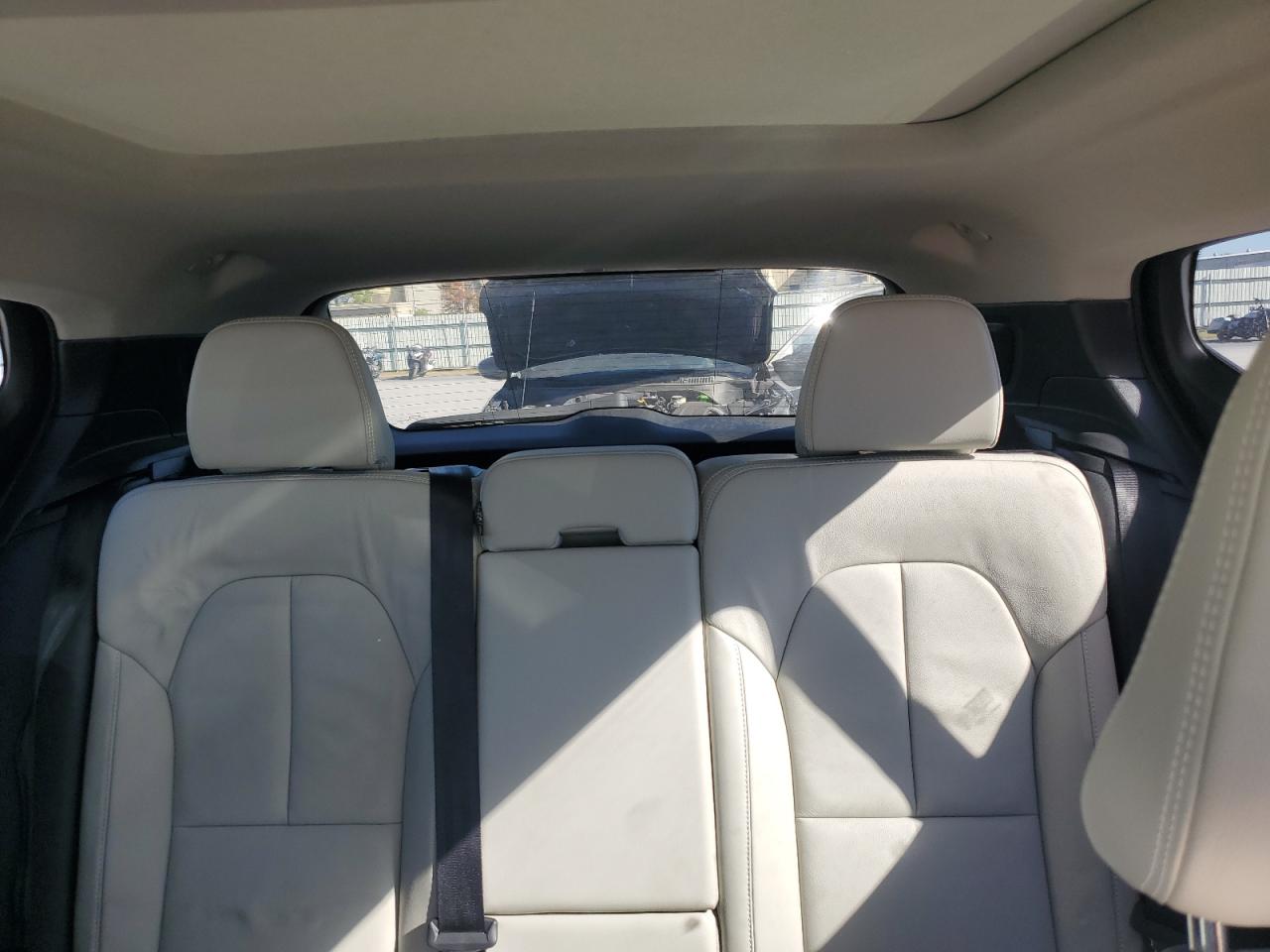 VOLVO XC40 T5 MOMENTUM