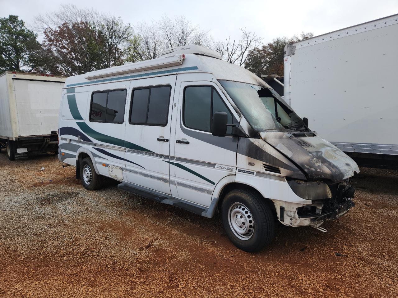 Lot #3301778354 2003 SPRINTER 2500 MB CRUISER