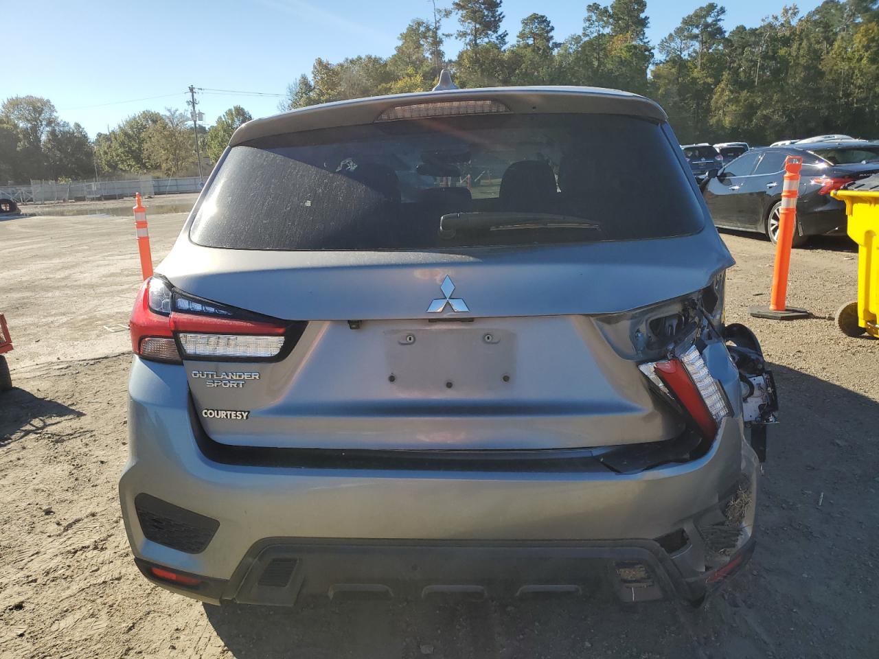 MITSUBISHI OUTLANDER SE