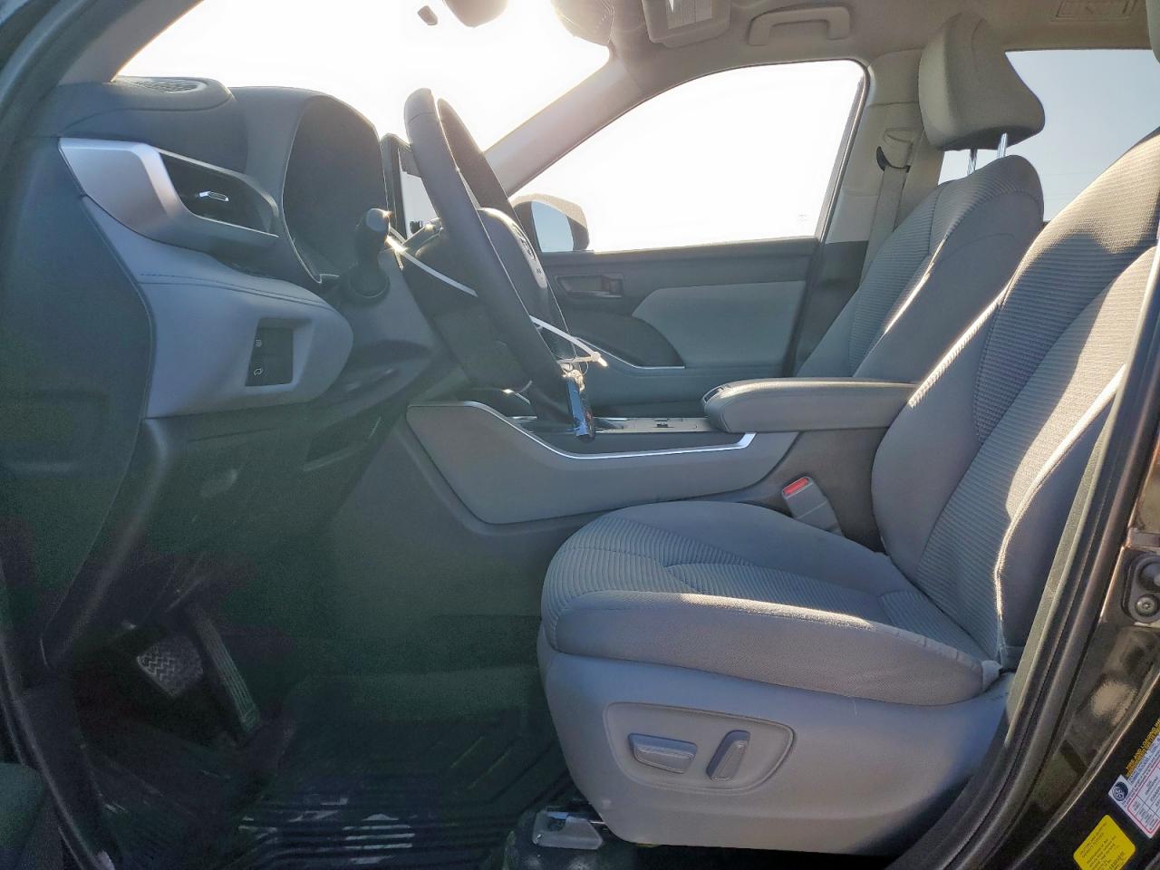 TOYOTA HIGHLANDER HYBRID LE