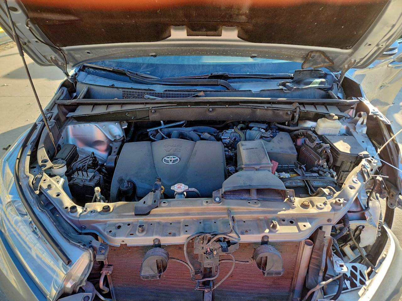 TOYOTA HIGHLANDER SE