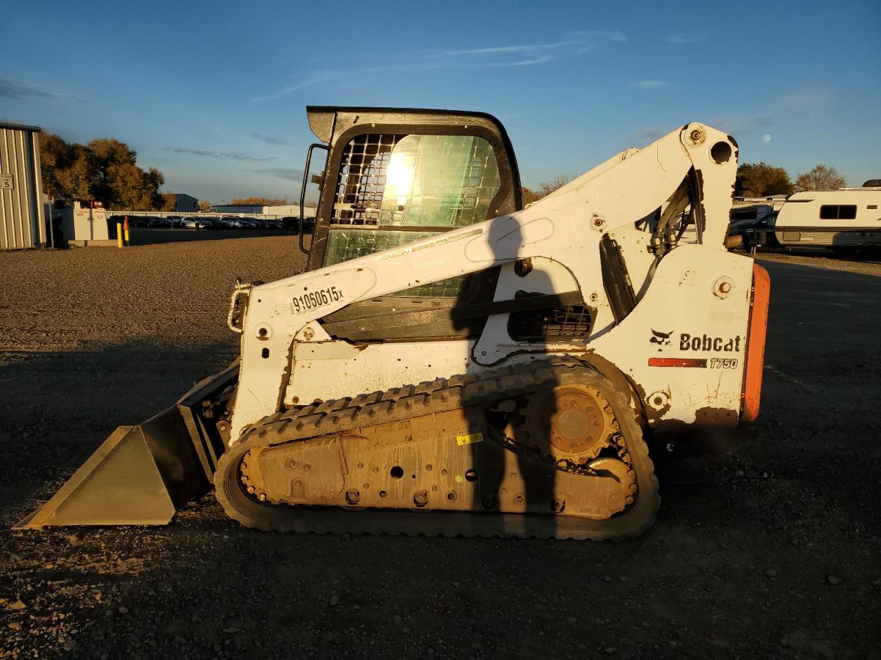 Lot #3308286155 2012 BOBCAT T750