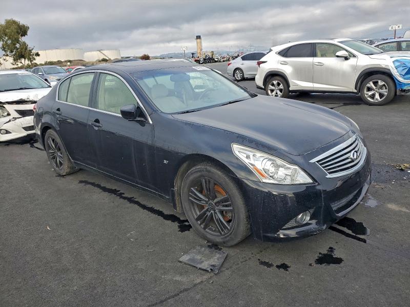 2015 INFINITI Q40 #3298072143