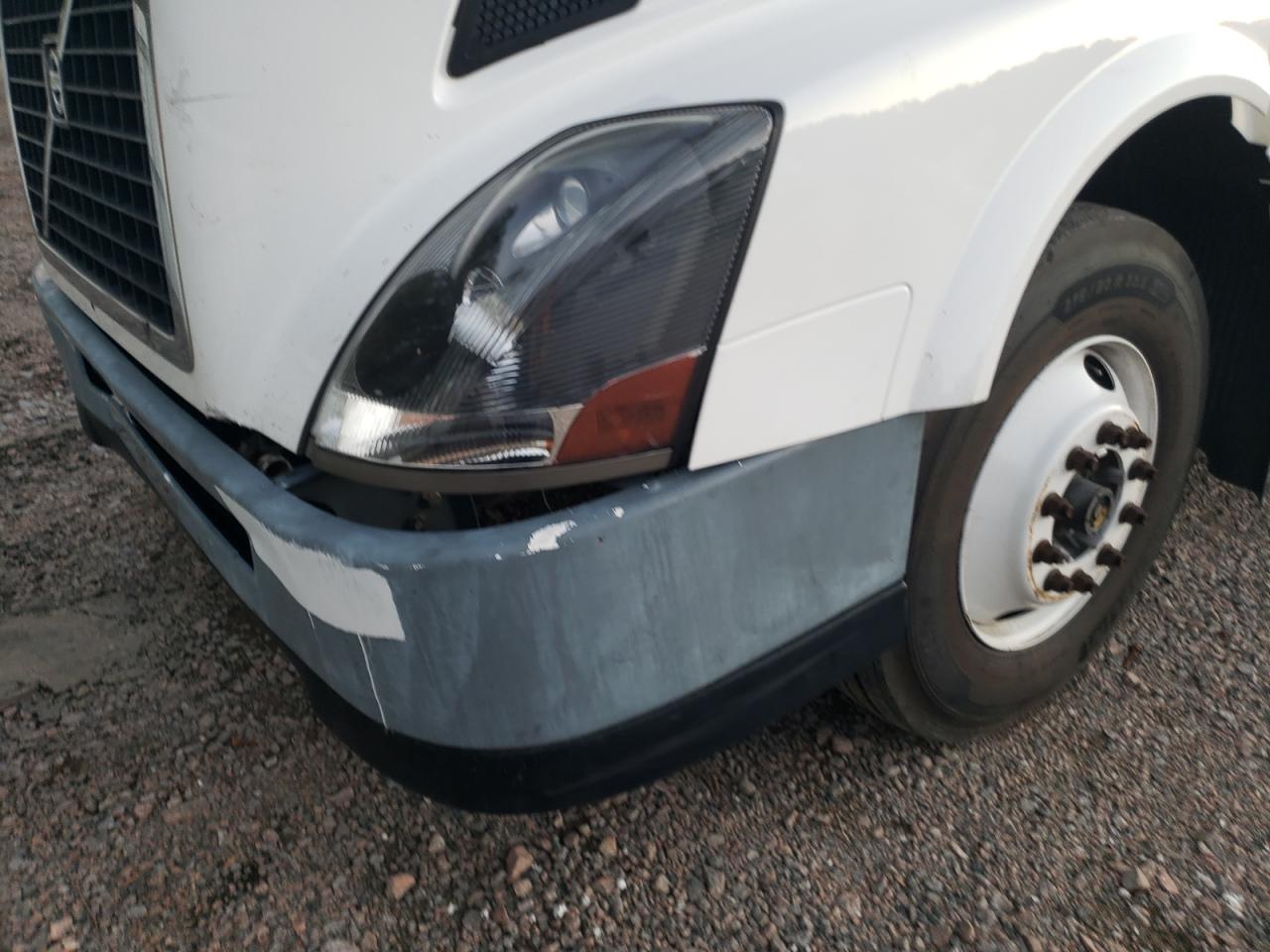 Lot #3292361271 2016 VOLVO VNL