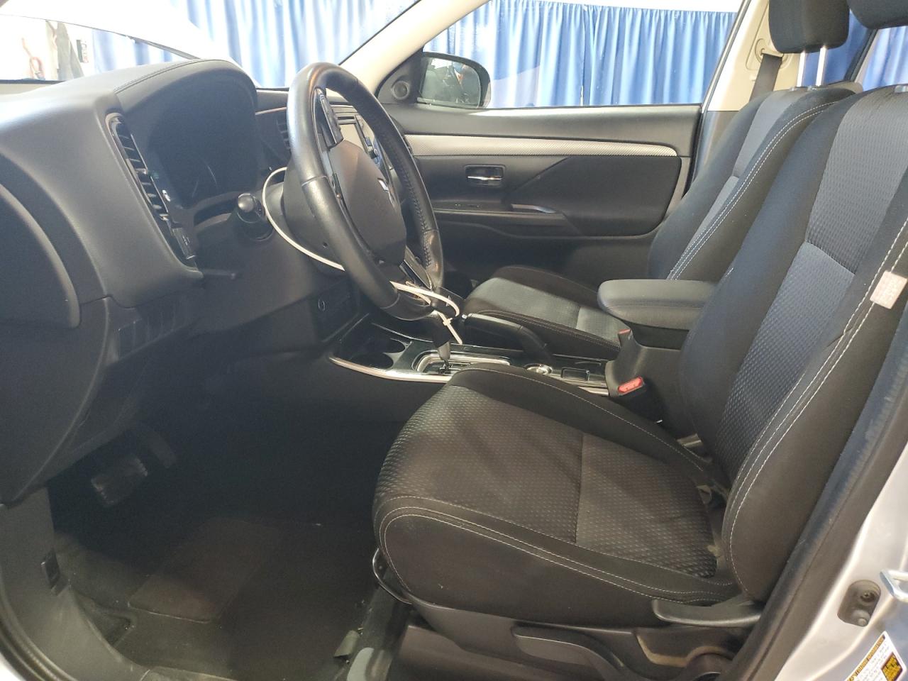 MITSUBISHI OUTLANDER ES