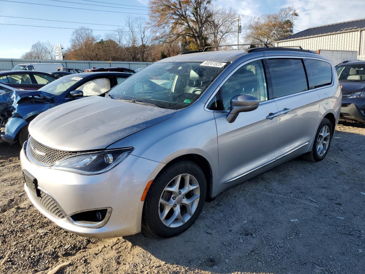 CHRYSLER PACIFICA TOURING L