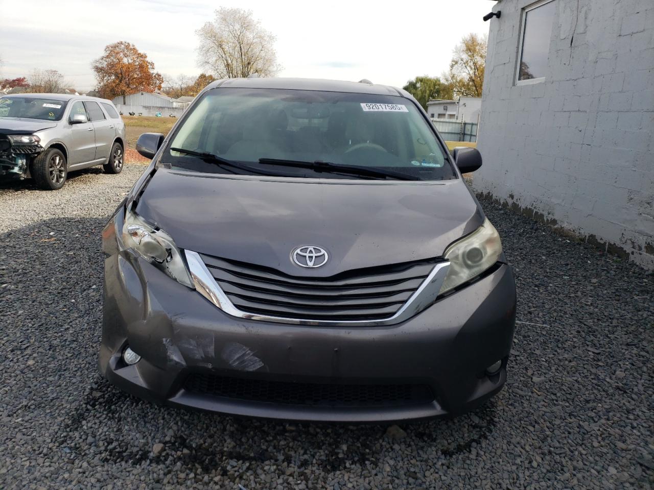 TOYOTA SIENNA XLE
