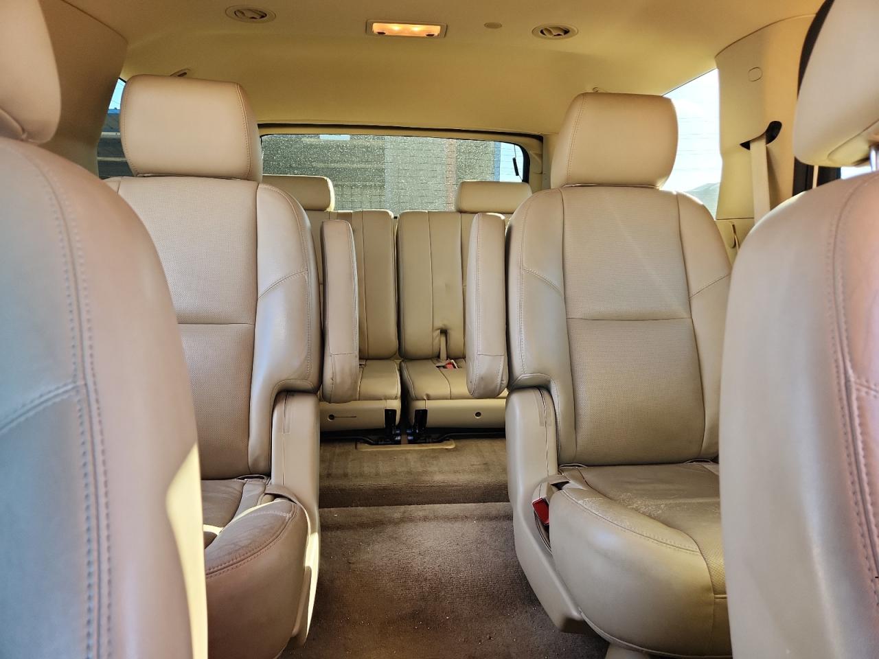 CADILLAC ESCALADE PREMIUM