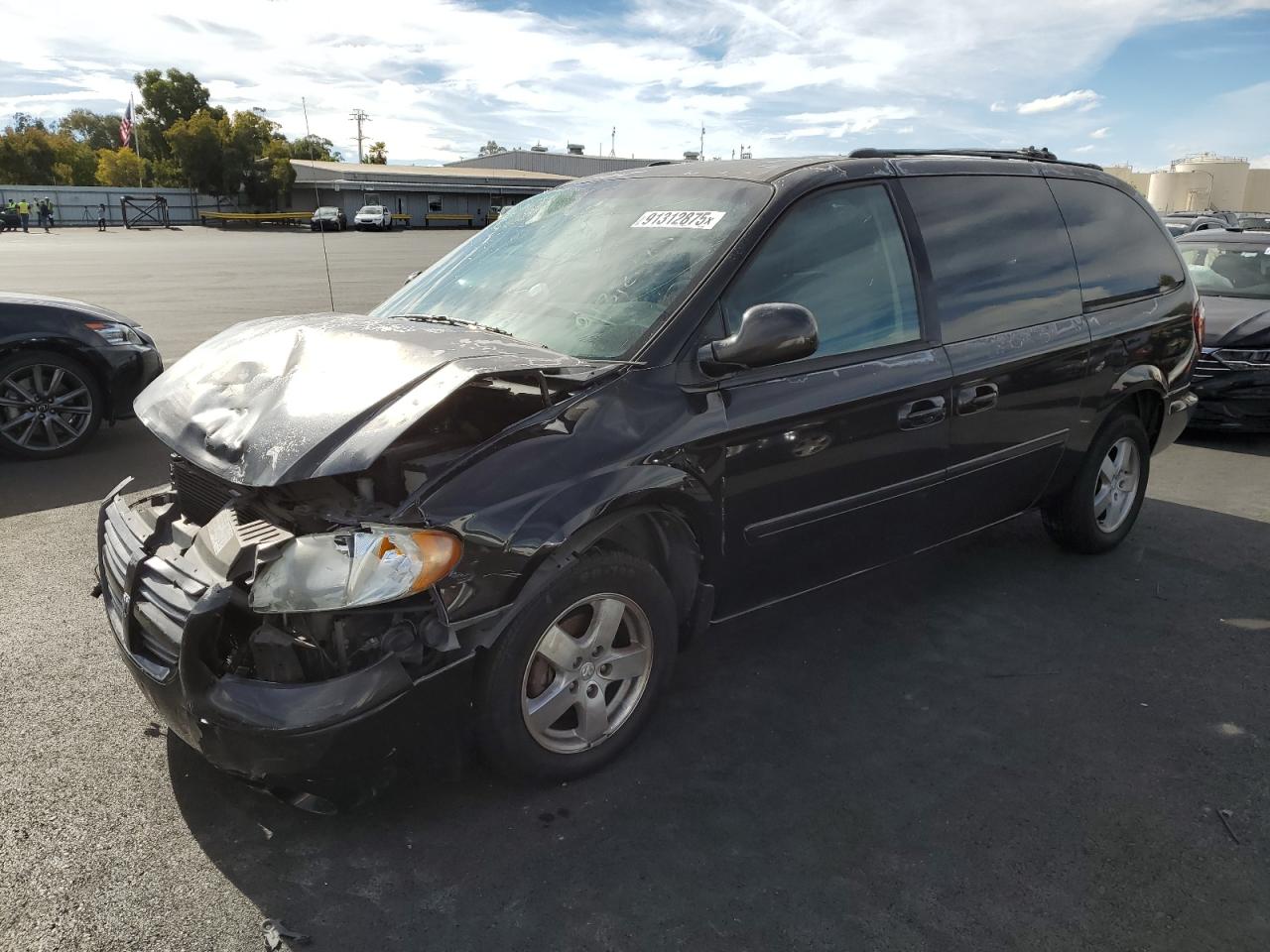 Lot #3298229028 2005 DODGE GRAND CARA