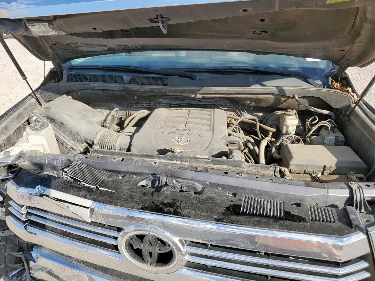 TOYOTA TUNDRA CREWMAX SR5