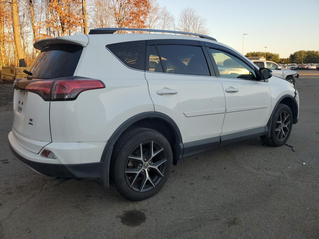 TOYOTA RAV4 SE
