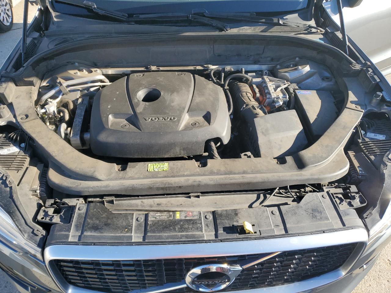 VOLVO XC60 T8 R-DESIGN