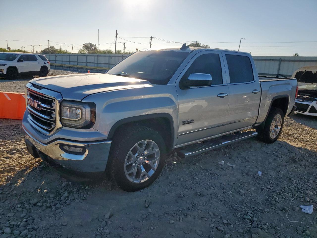GMC SIERRA C1500 SLT