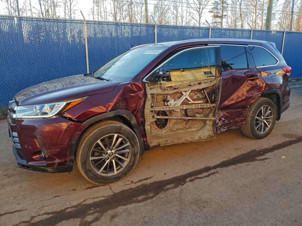 TOYOTA HIGHLANDER SE