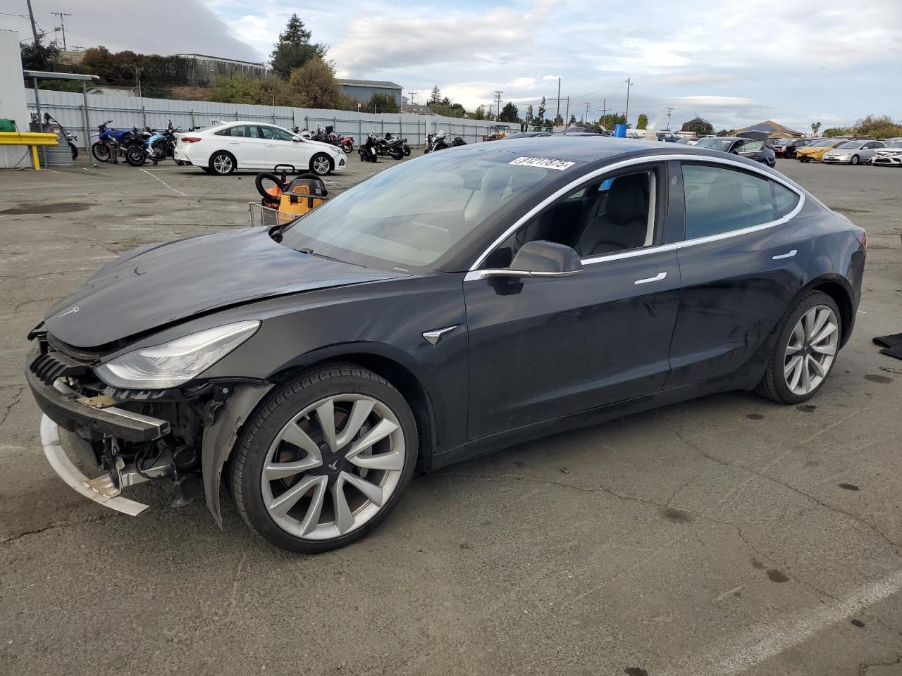 TESLA MODEL 3