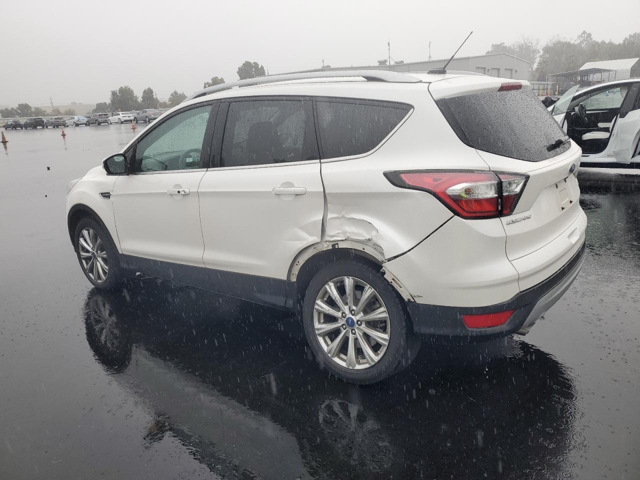 FORD ESCAPE TITANIUM