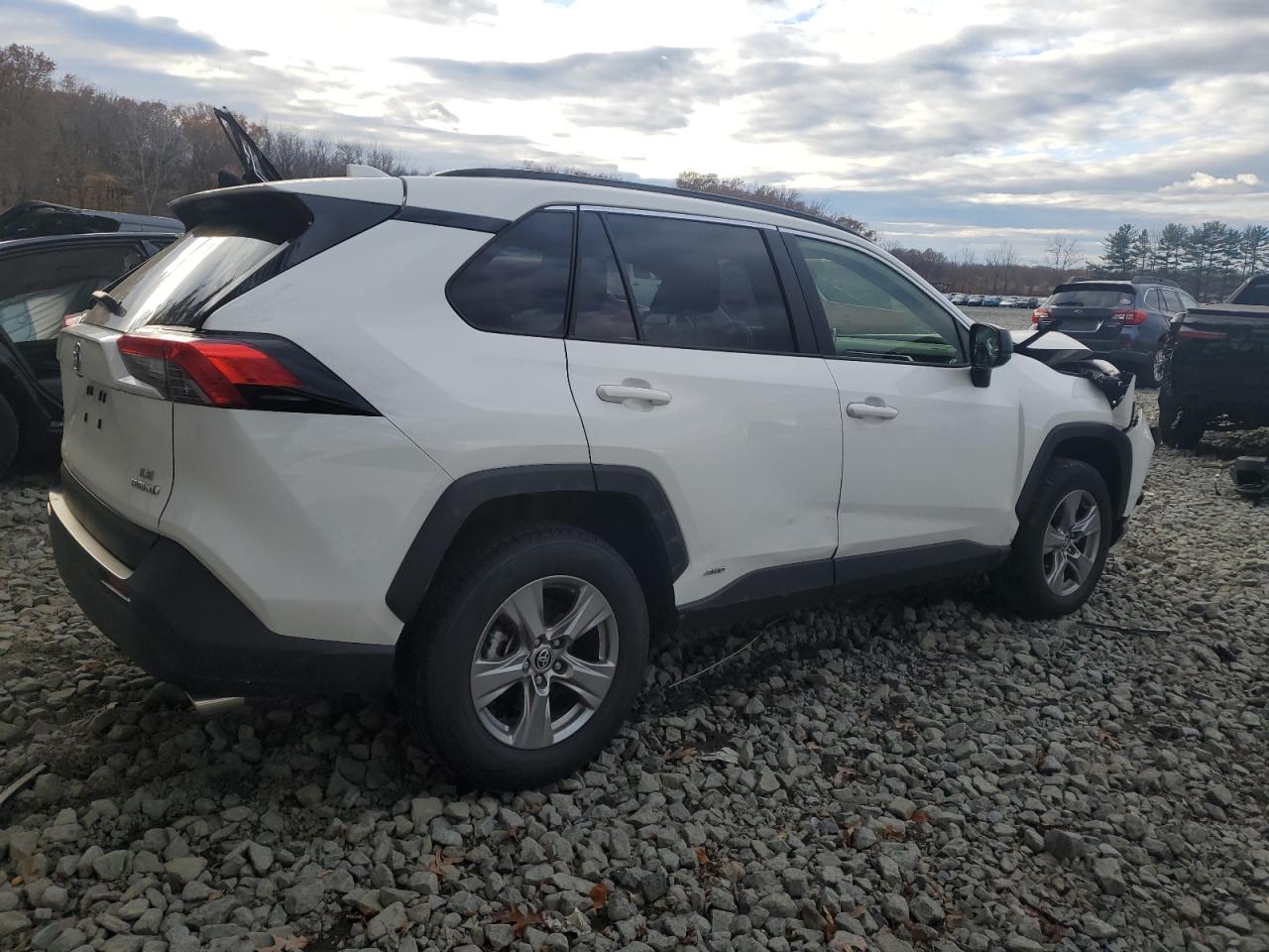TOYOTA RAV4 LE