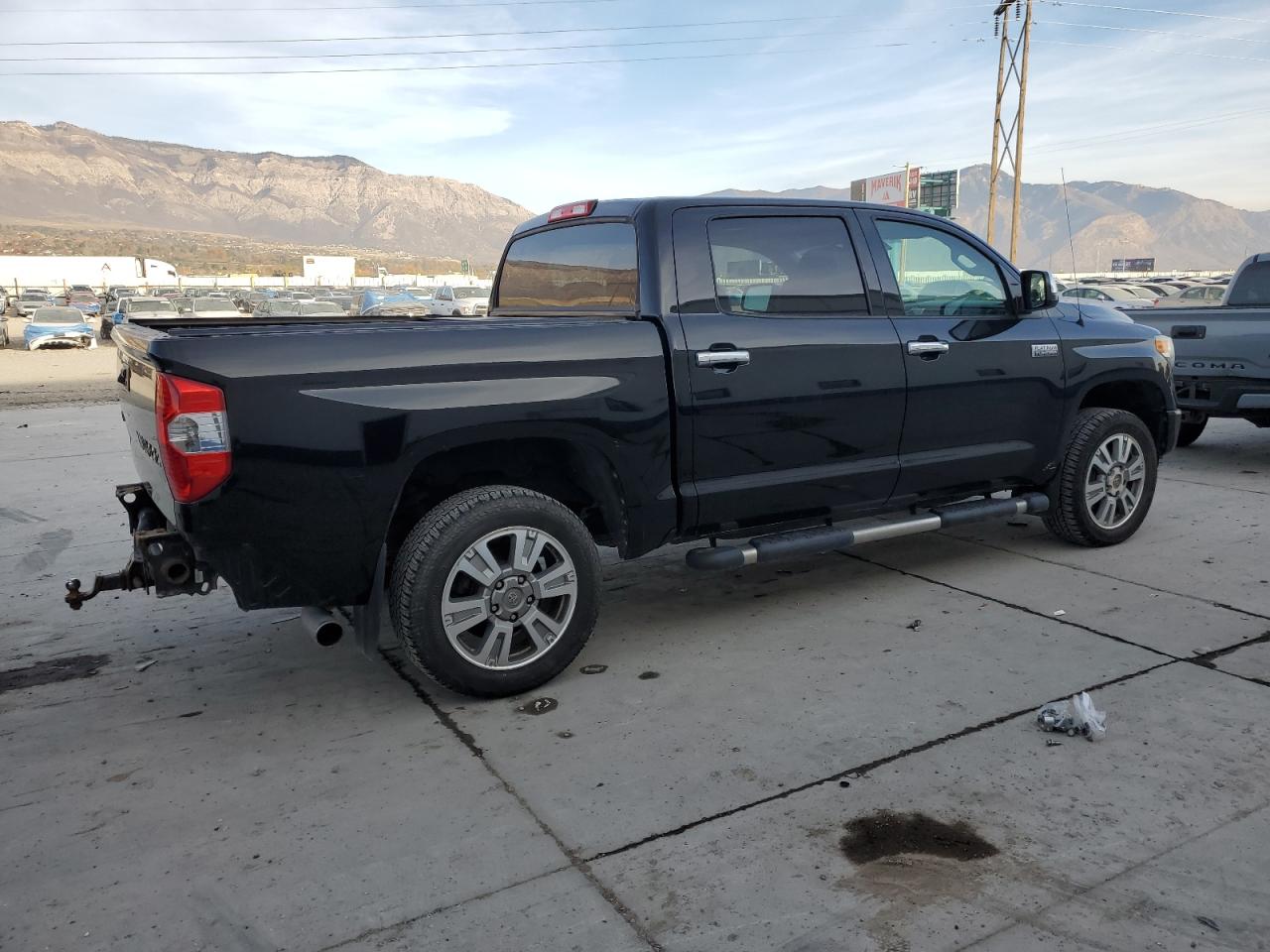 TOYOTA TUNDRA CREWMAX PLATINUM