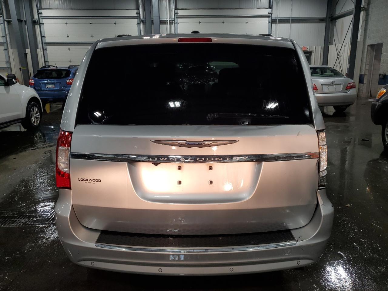 CHRYSLER TOWN & COUNTRY TOURING L