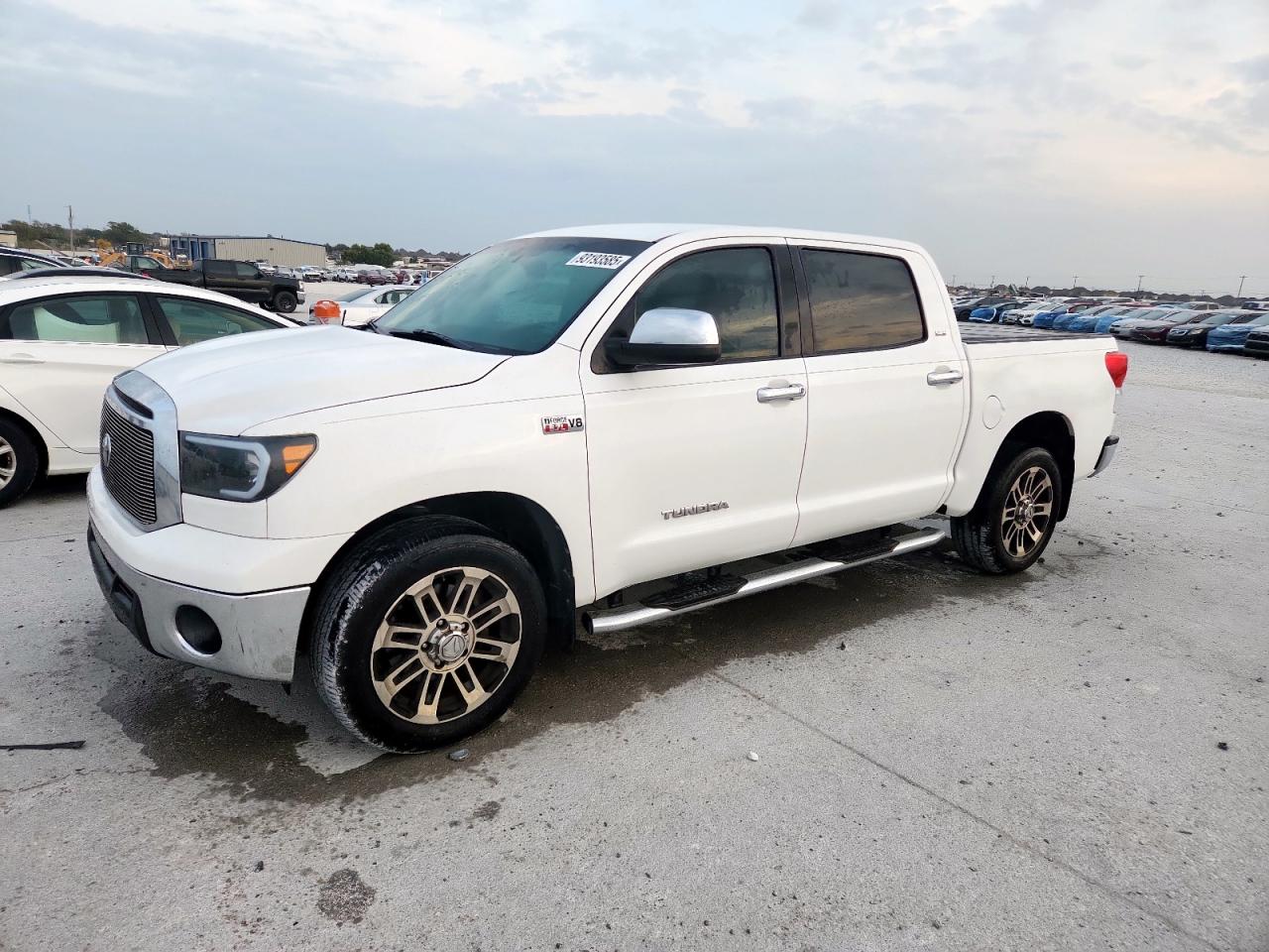 TOYOTA TUNDRA CREWMAX SR5
