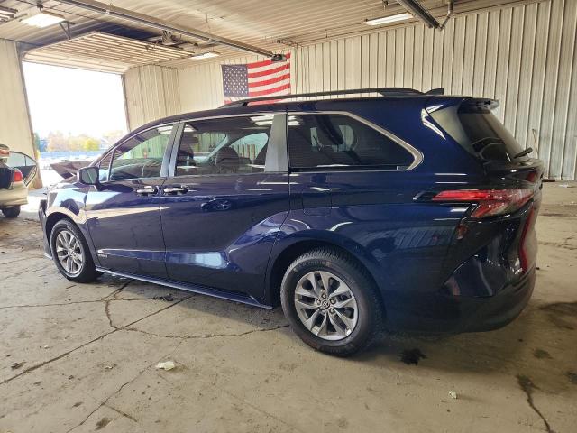 2021 TOYOTA SIENNA XLE #3304802352