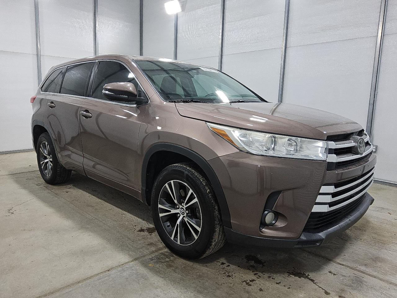 TOYOTA HIGHLANDER LE