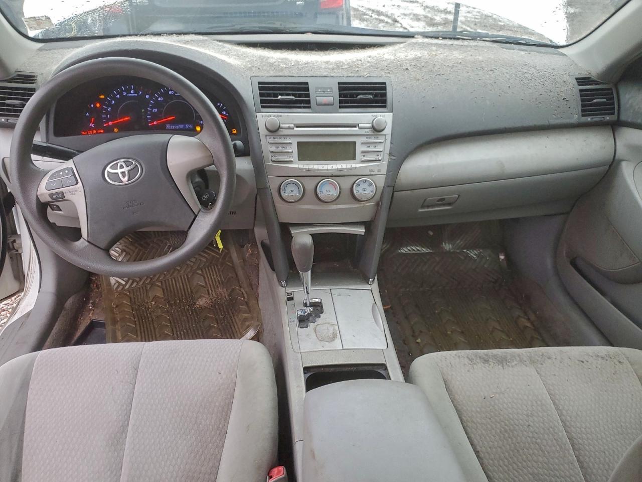 TOYOTA CAMRY BASE