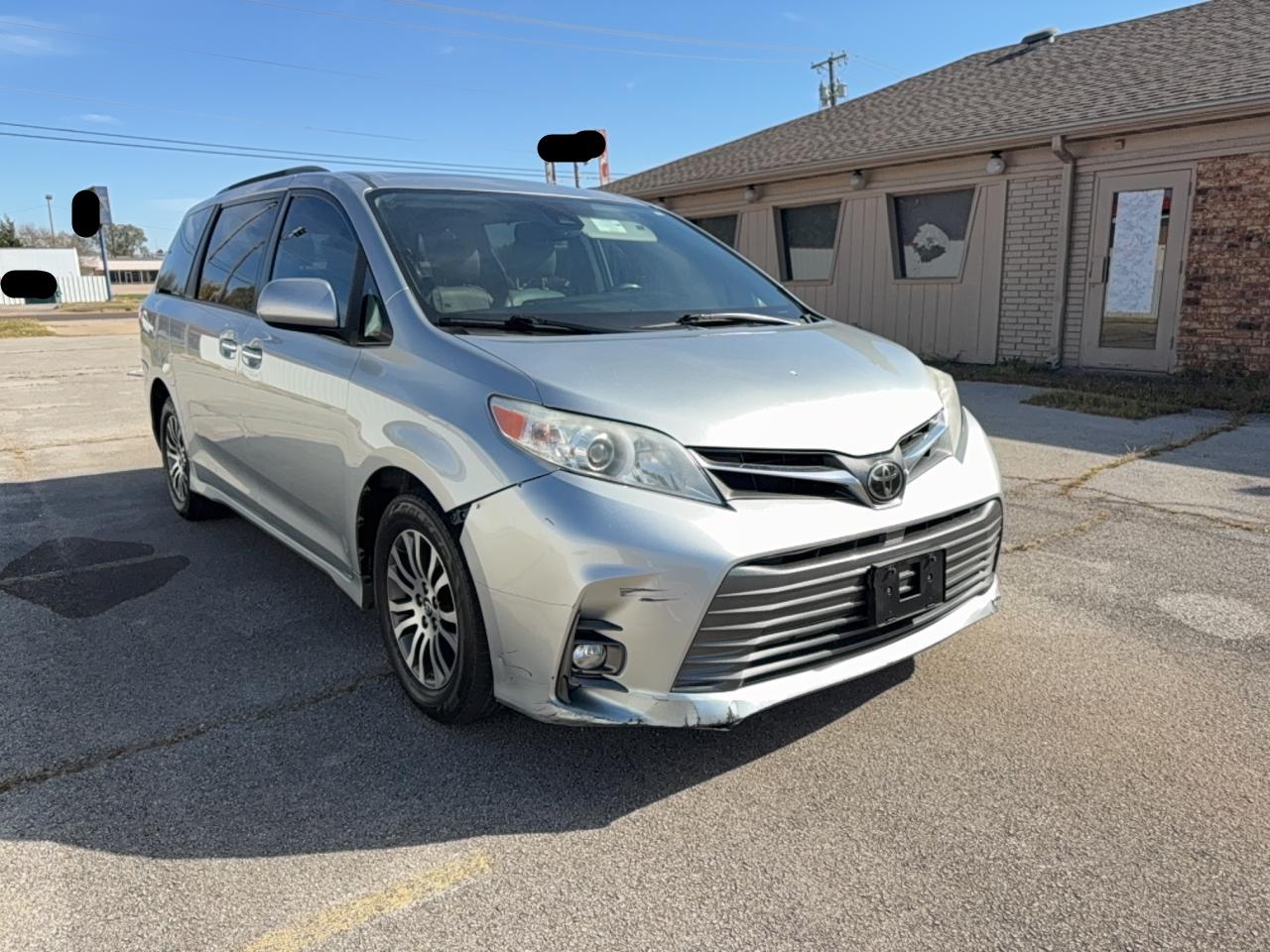 Lot #3281543403 2020 TOYOTA SIENNA XLE
