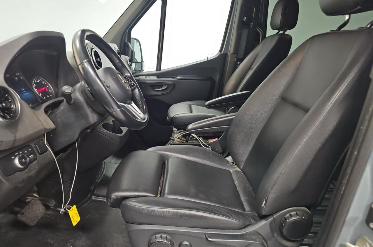 MERCEDES-BENZ SPRINTER 2500