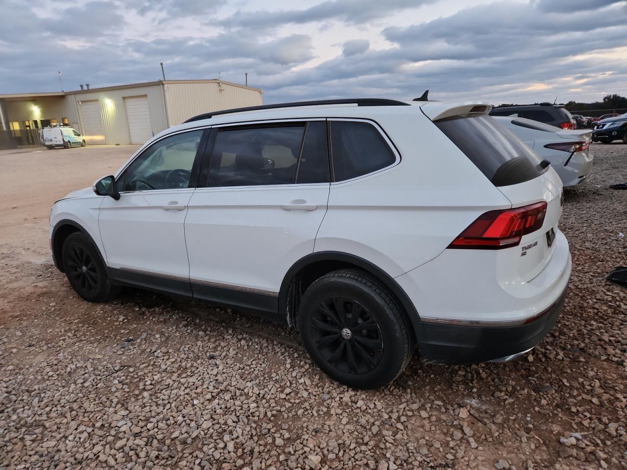 VOLKSWAGEN TIGUAN SE
