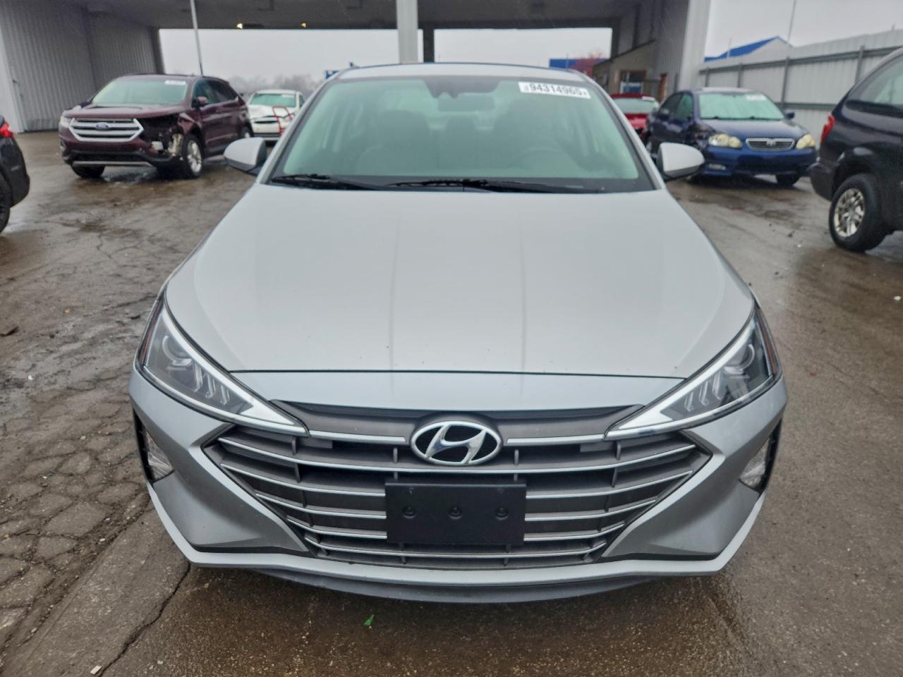 HYUNDAI ELANTRA SE