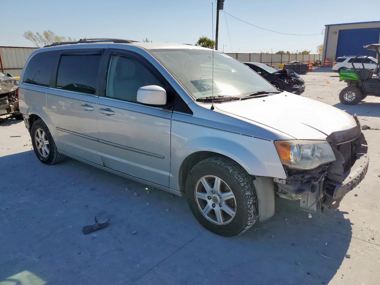 CHRYSLER TOWN & COUNTRY TOURING
