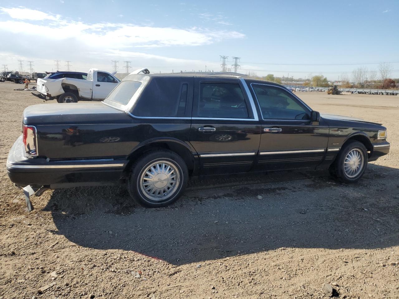 Lot #3291339172 1997 LINCOLN TOWN CAR S