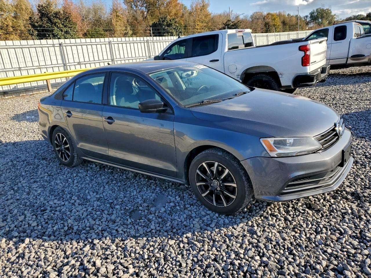 VOLKSWAGEN JETTA SE