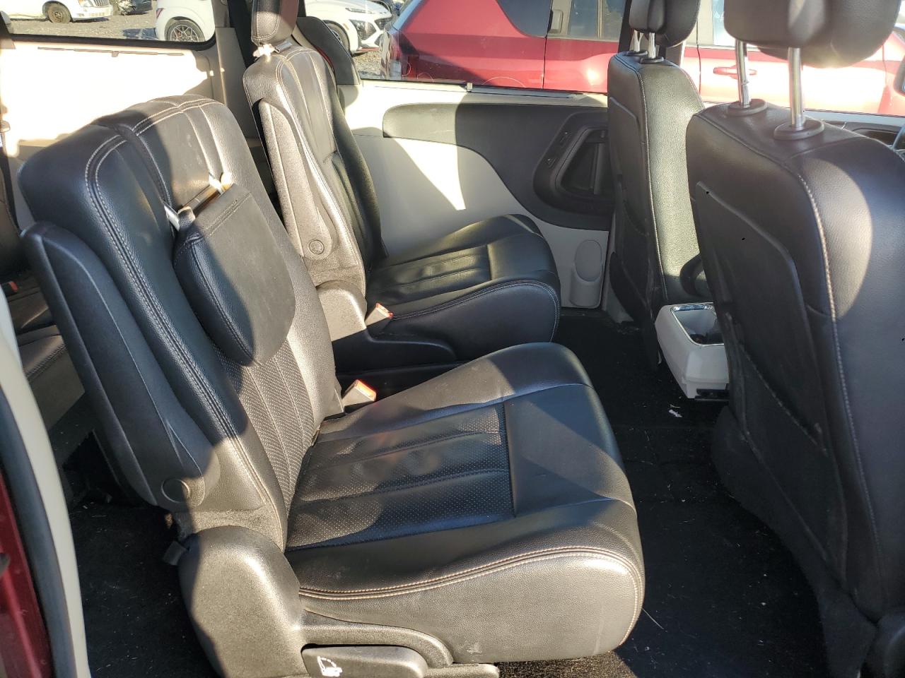 CHRYSLER TOWN & COUNTRY TOURING L