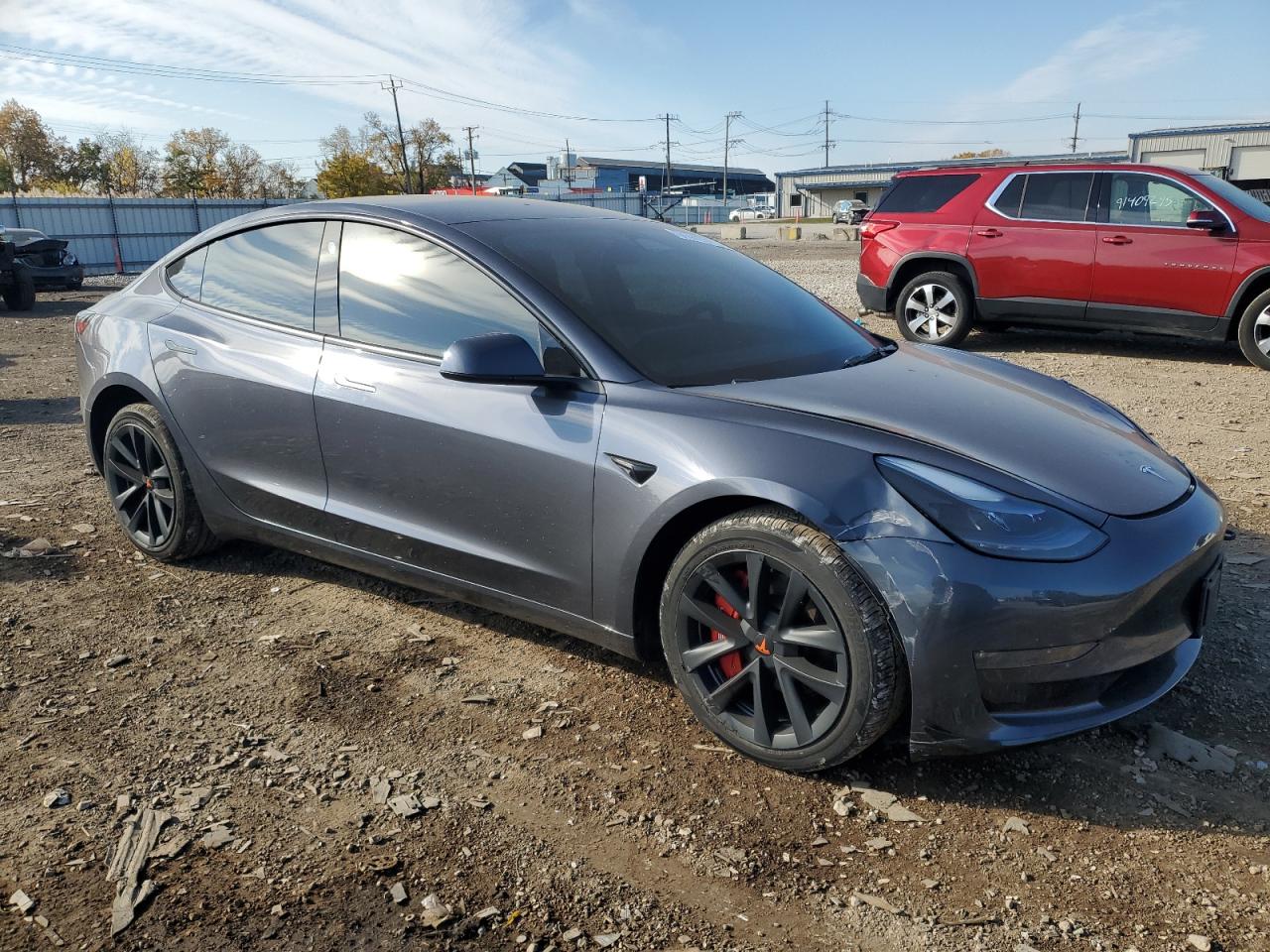 TESLA MODEL 3