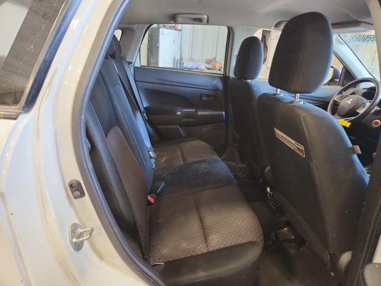 MITSUBISHI OUTLANDER ES