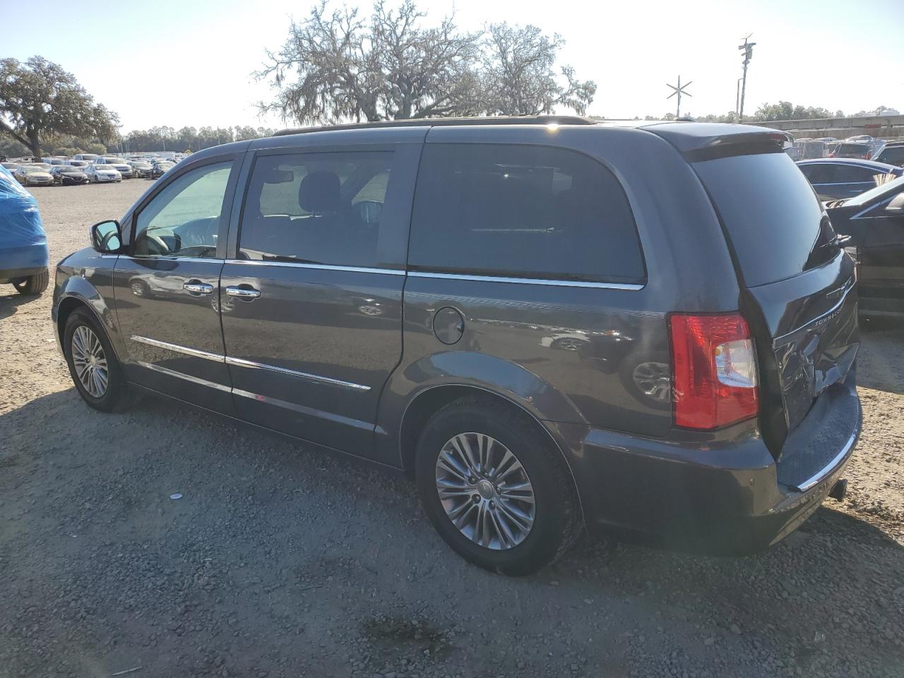 CHRYSLER TOWN & COUNTRY TOURING L