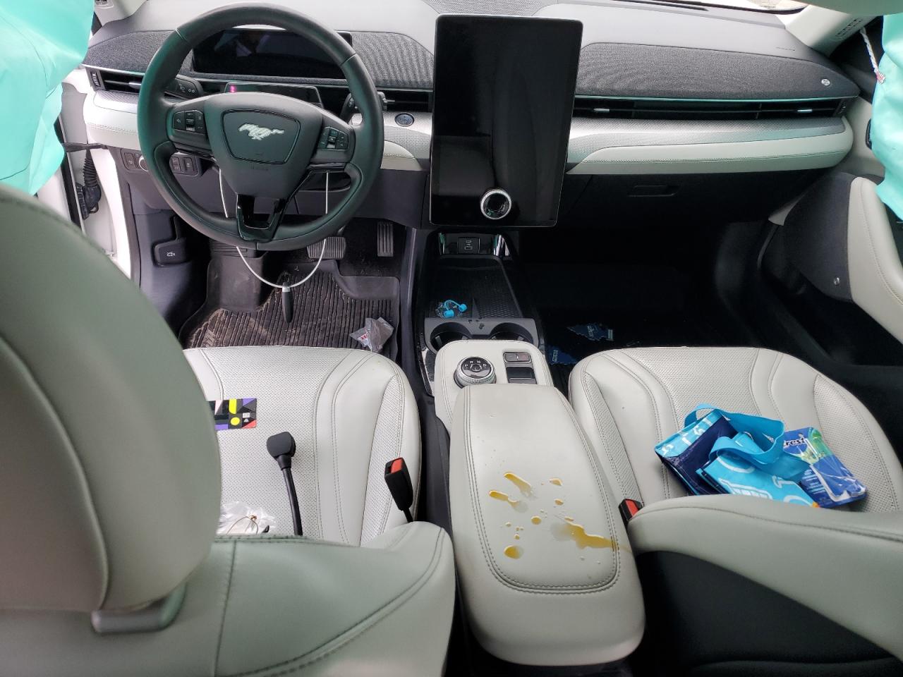 FORD MUSTANG PREMIUM