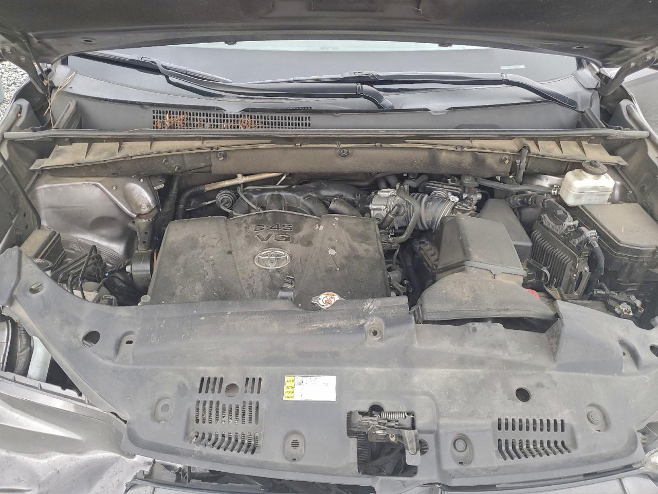 TOYOTA HIGHLANDER SE