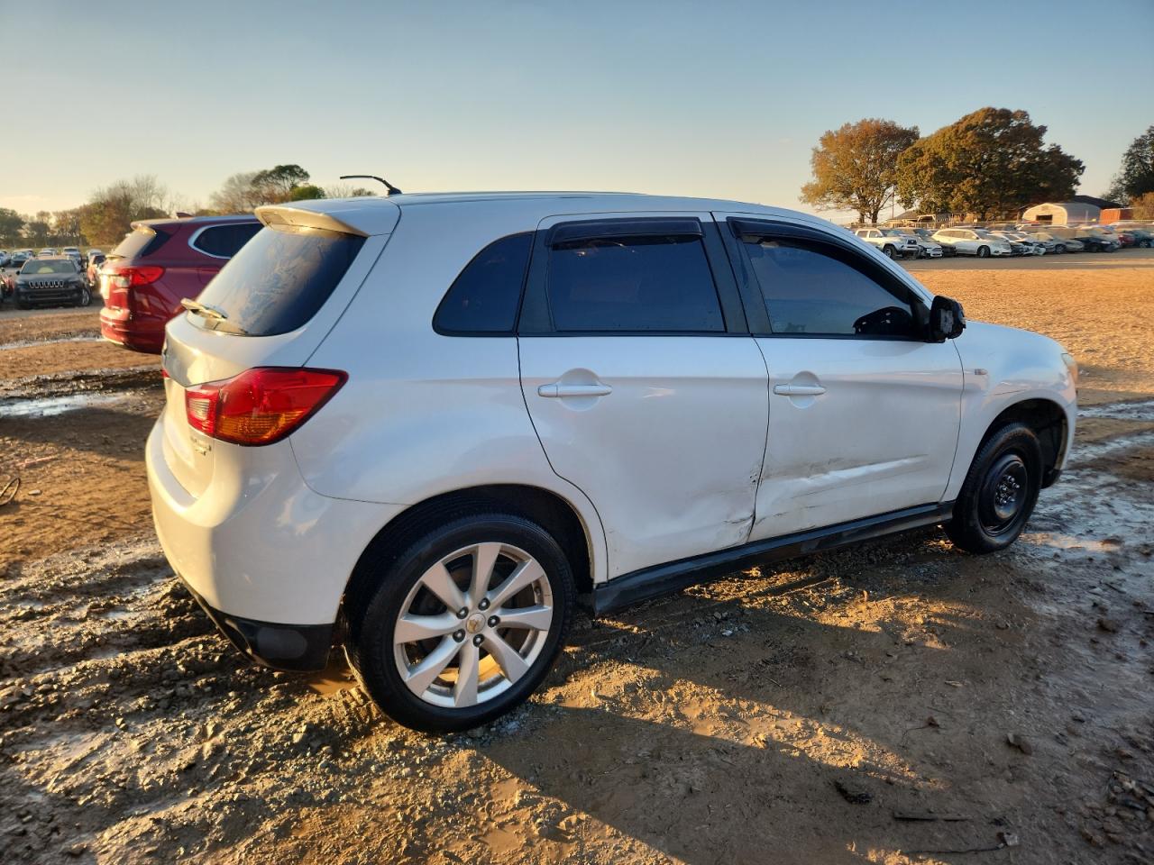 MITSUBISHI OUTLANDER ES