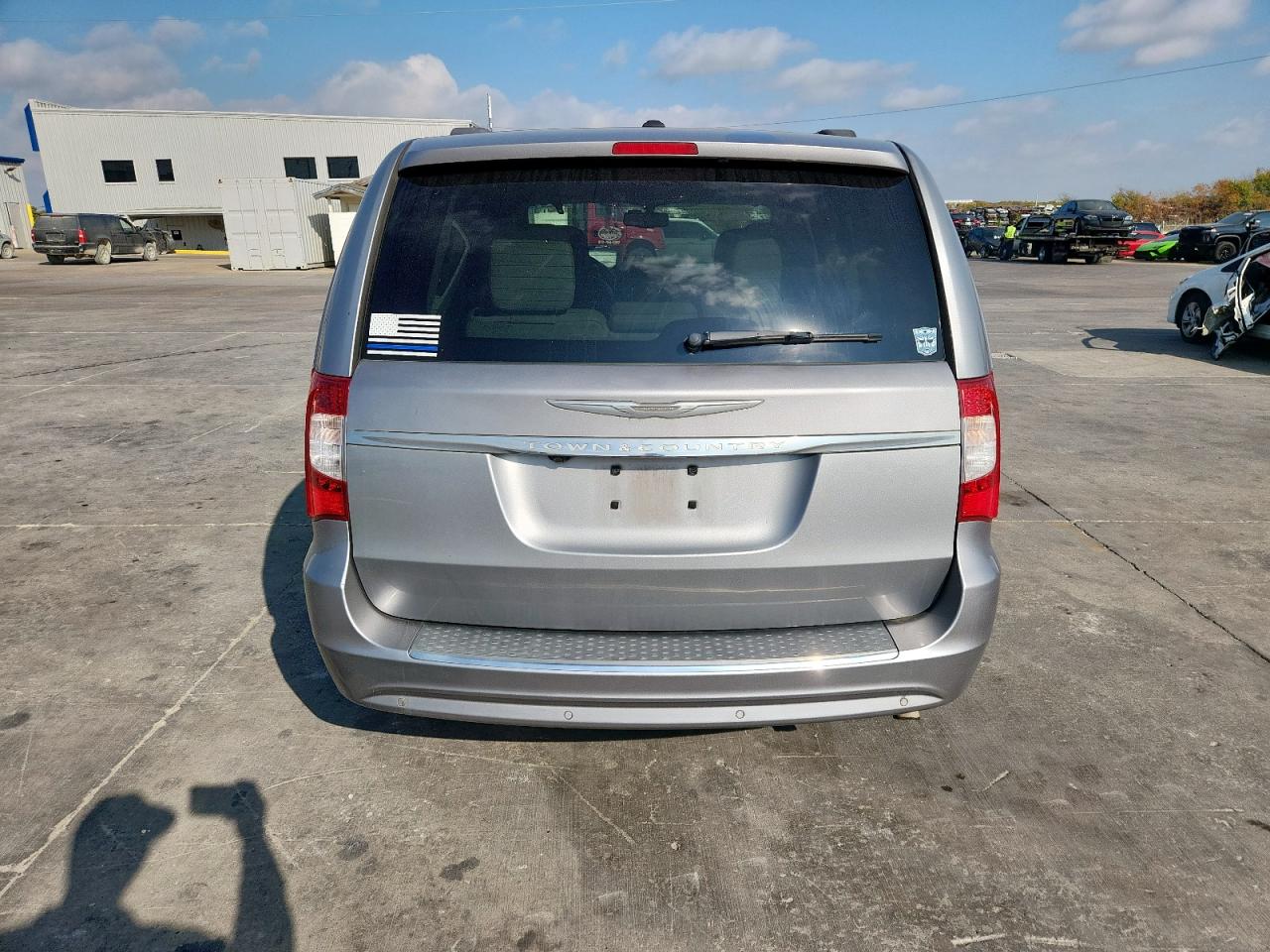 CHRYSLER TOWN & COUNTRY TOURING L